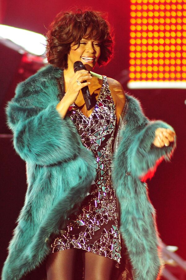 Whitney Houston, chanteuse inscrite dans le Livre des records - Sputnik Afrique