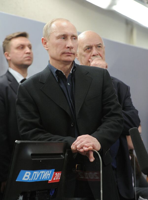 Présidentielle: Poutine élu au premier tour (SYNTHESE) - Sputnik Afrique
