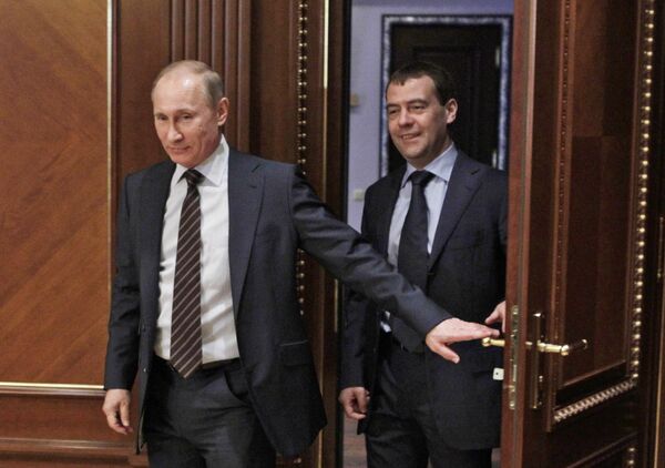 Vladimir Poutine et Dmitri Medvedev - Sputnik Afrique