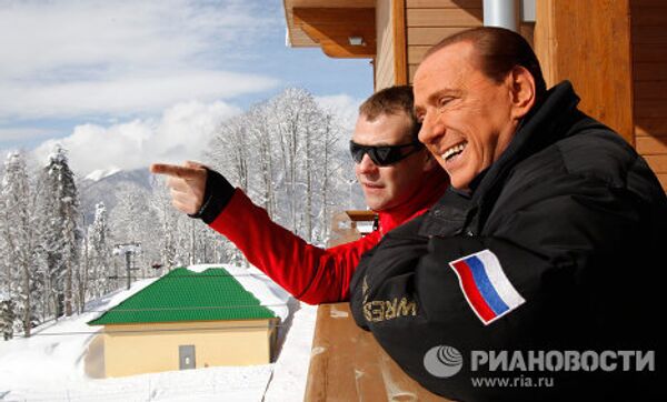 Medvedev, Poutine et Berlusconi en visite à la station de ski de Sotchi - Sputnik Afrique