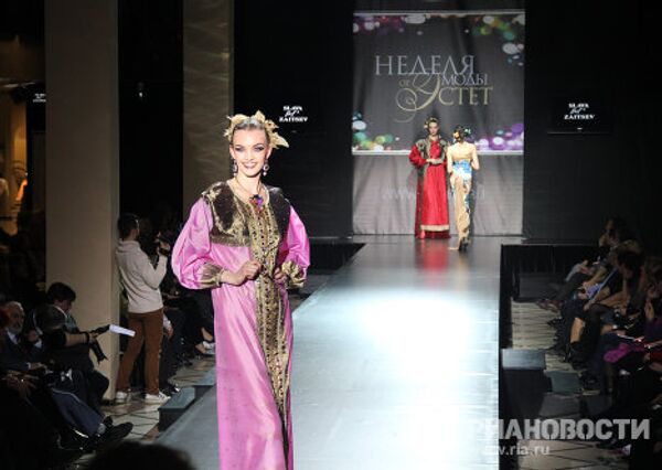 Moscou accueille la semaine de la mode Esthète: Printemps 2012 - Sputnik Afrique