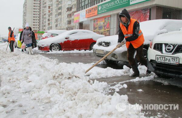 Chutes de neige printanières à Moscou  - Sputnik Afrique