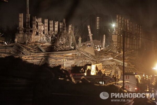 На месте обрушения строящегося здания в Москве - Sputnik Afrique