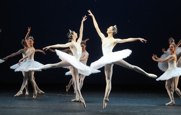 Ballet: les Joyaux de Balanchine resplendissent au Bolchoï - Sputnik Afrique