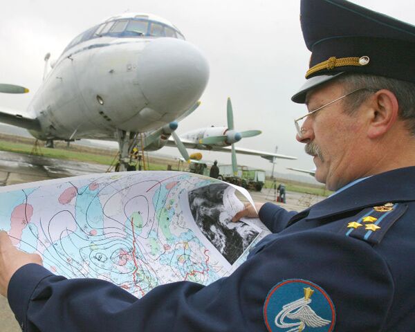 Défilé de la Victoire: l'aviation russe disperse les nuages à Moscou - Sputnik Afrique