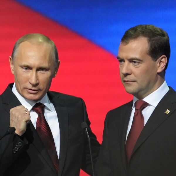 Président russe Vladimir Poutine et chef de l'Etat au premier ministre Dmitri Medvedev - Sputnik Afrique