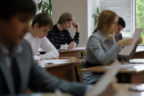 Les élèves russes passent l'Examen d'État unique  - Sputnik Afrique