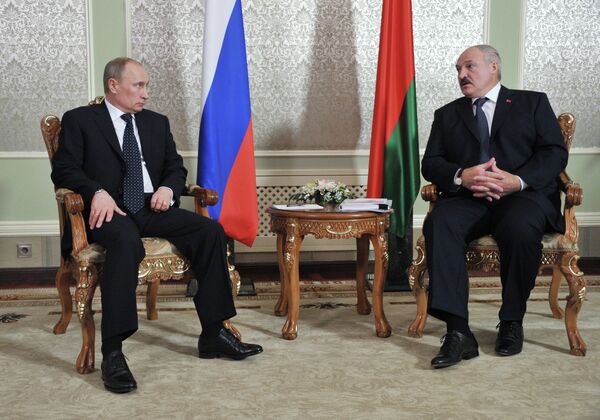 Poutine invite Loukachenko en Russie - Sputnik Afrique