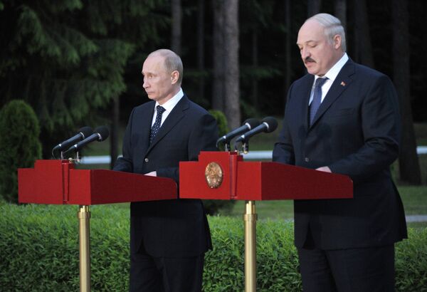 Vladimir Poutine et Alexandre Loukachenko à Minsk - Sputnik Afrique