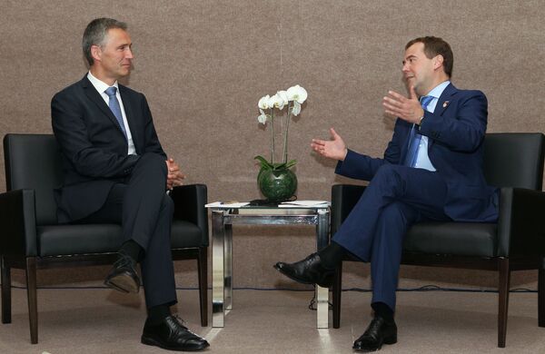 Rio+20: Medvedev (à droite) tient des rencontres bilatérales  - Sputnik Afrique