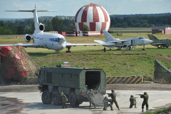 Matériel de combat exposé près de Moscou Matériel de combat exposé près de Moscou - Sputnik Afrique