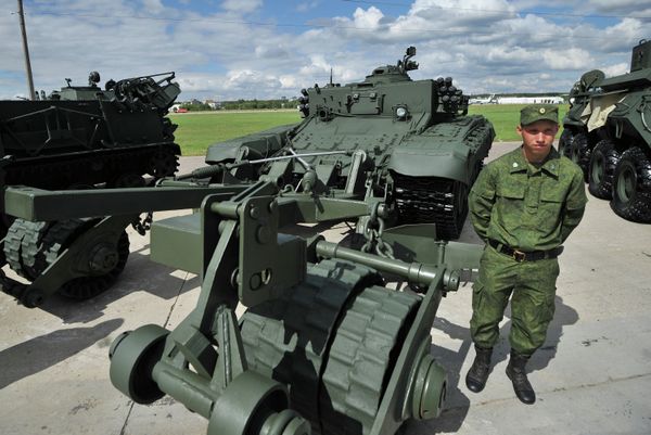 Matériel de combat exposé près de Moscou Matériel de combat exposé près de Moscou - Sputnik Afrique