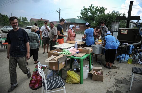 Inondations/Krymsk: près de 2.000 tonnes d'aide humanitaire livrées - Sputnik Afrique