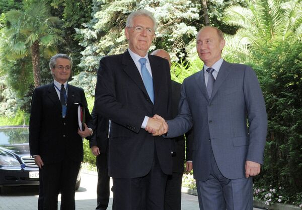 Vladimir Poutine et Mario Monti - Sputnik Afrique
