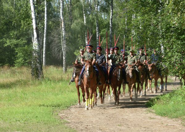 Les cosaques russes en route pour Paris - Sputnik Afrique