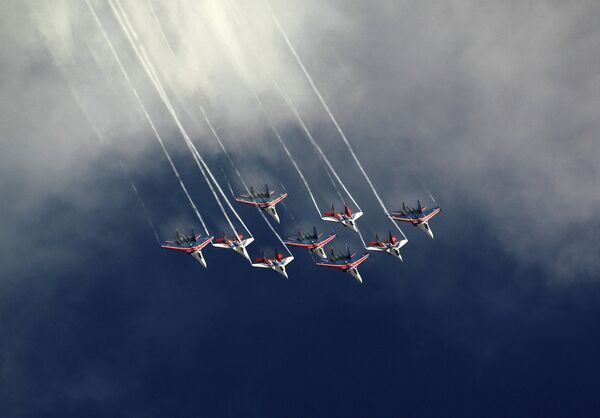 Spectacle aérien à l'occasion du 100e anniversaire de l'Armée de l'air russe - Sputnik Afrique