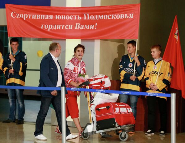 JO: les sportifs russes de retour à Moscou  - Sputnik Afrique