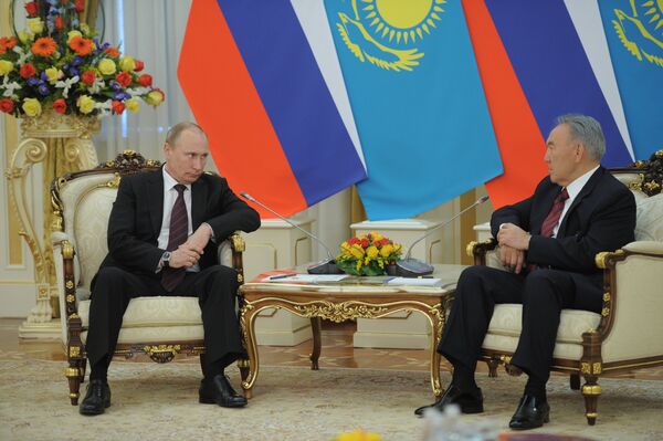 Vladimir Poutine et Noursoultan Nazarbaïev - Sputnik Afrique