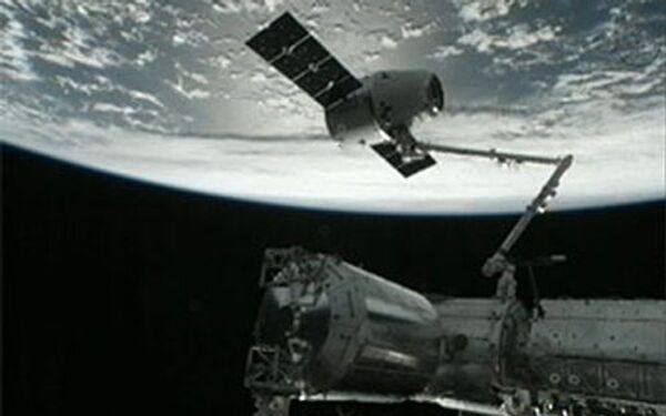 Le cargo Dragon arrimé à l'ISS - Sputnik Afrique