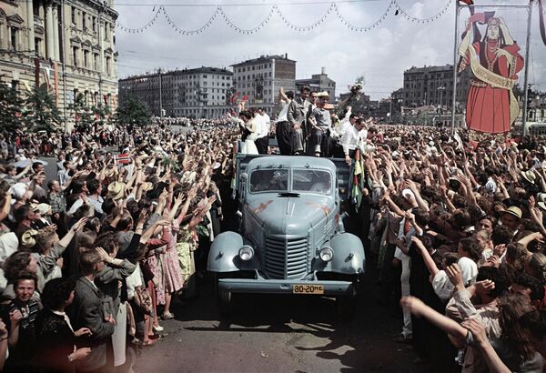 Moscou des années 1956-1958: taudis de Khrouchtchev et première limousine russe  - Sputnik Afrique