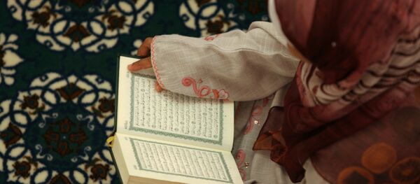 Молитва мусульманки - Sputnik Afrique