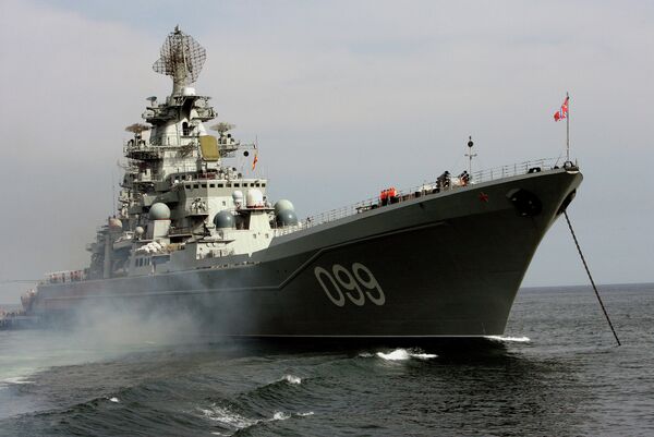 Le croiseur nucléaire lourd russe Petr Veliki (archives) - Sputnik Afrique