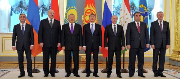 В.Путин на сессии Совета ОДКБ в Кремле - Sputnik Afrique