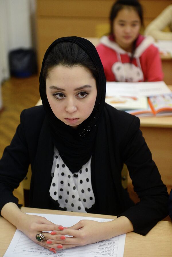Poutine juge déplacé le port du hijab à l'école - Sputnik Afrique