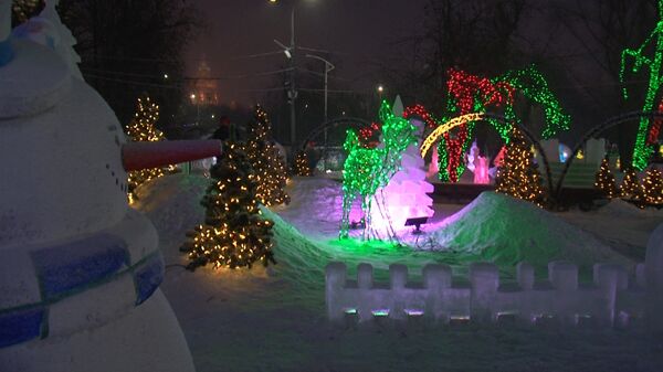 Illumination de Noël dans un parc moscovite  - Sputnik Afrique