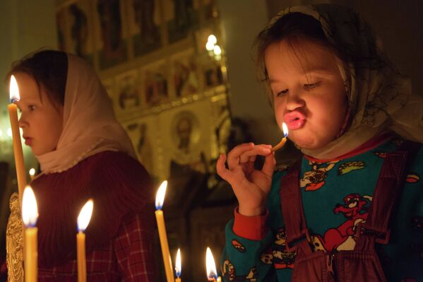 Les Russes célèbrent le Noël orthodoxe - Sputnik Afrique