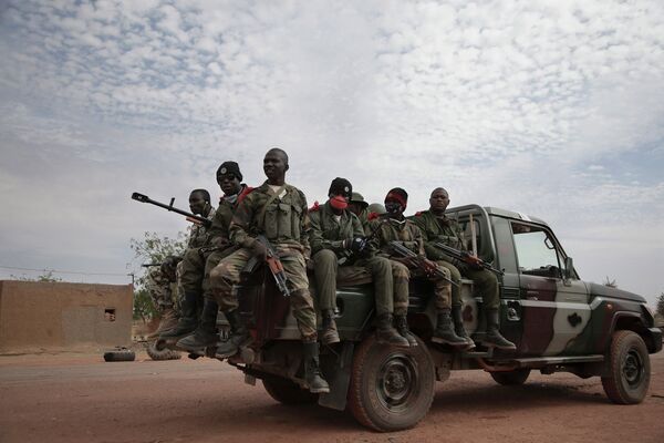 Mali: crise libyenne et ressources naturelles à l'origine du conflit (Moscou) - Sputnik Afrique