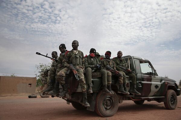 Le Mali en guerre contre les islamistes - Sputnik Afrique