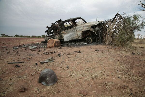 Un véhicule d’islamistes brûlé au Mali - Sputnik Afrique