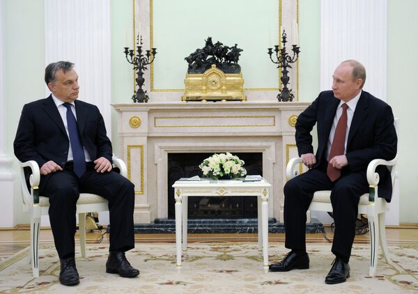 Le président russe Vladimir Poutine lors d'un entretien avec le premier ministre hongrois Viktor Orbán - Sputnik Afrique