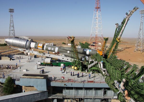 Un lanceur russe Soyouz décolle avec six satellites Globalstar - Sputnik Afrique