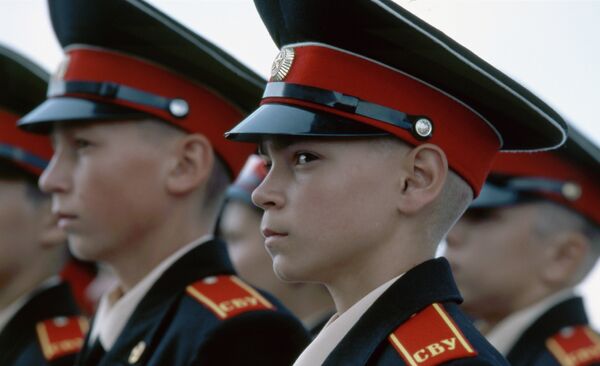 L'école militaire Souvorov de Moscou accueille du 10 au 16 février une délégation d'élèves du lycée militaire de Saint-Cyr. - Sputnik Afrique