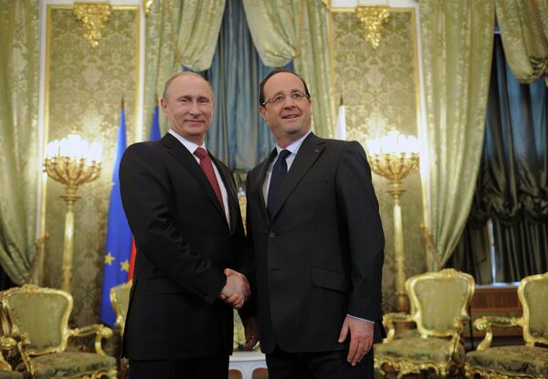 Président russe Vladimir Poutine et son homologue français François Hollande à Moscou - Sputnik Afrique