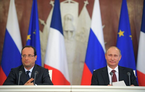 François Hollande et Vladimir Poutine à Moscou - Sputnik Afrique