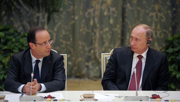 François Hollande et Vladimir Poutine à Moscou - Sputnik Afrique