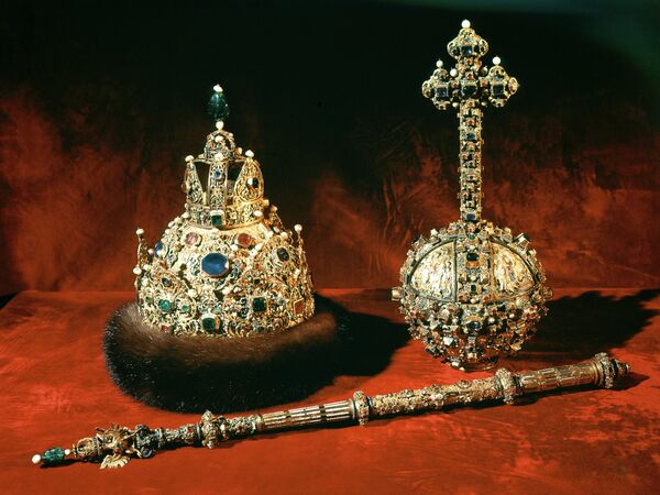 Couronnes et globes de tsar: les regalia de la maison Romanov - Sputnik Afrique