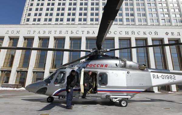 Dmitri Medvedev prend l'hélicoptère pour se déplacer à Moscou - Sputnik Afrique