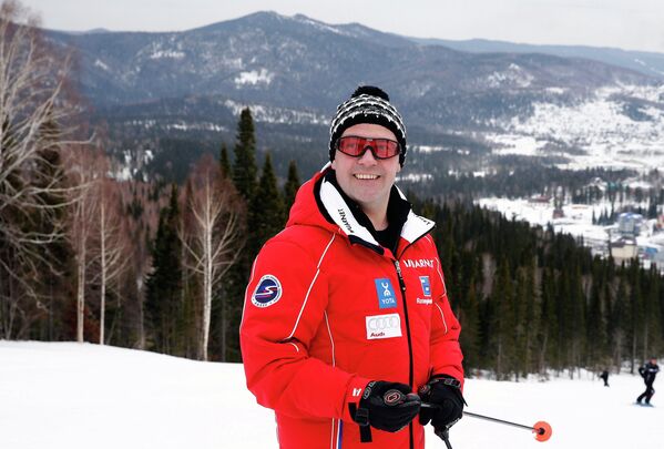 Dmitri Medvedev à la station de sports d'hiver Cheregech - Sputnik Afrique