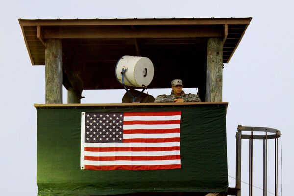 Guantanamo: les Etats-Unis transfèrent quatre prisonniers à Oman - Sputnik Afrique