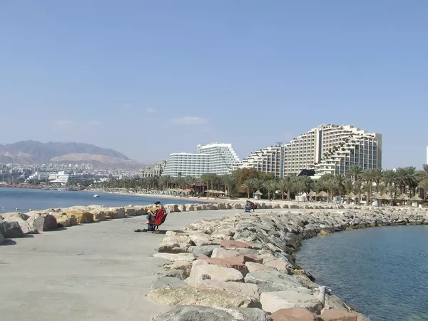 Israël: tirs de roquettes sur la station balnéaire d'Eilat (police) - Sputnik Afrique