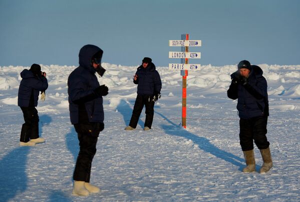 A deux pas du Pôle Nord: expédition Konioukhov-Simonov - Sputnik Afrique