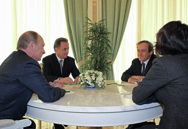 Poutine promet à Platini d'apprendre le français - Sputnik Afrique