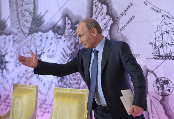 Un an de Poutine: 50% des Russes jugent le bilan positif (sondage) - Sputnik Afrique