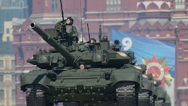 Des chars T-90 sur la place Rouge à Moscou - Sputnik Afrique