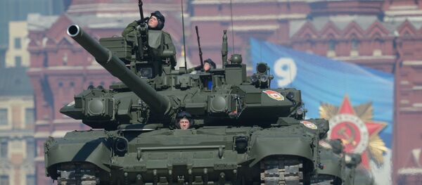 Des chars T-90 sur la place Rouge à Moscou - Sputnik Afrique