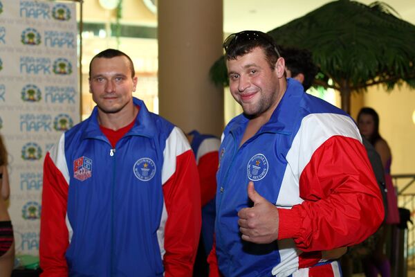 L'athlète russe Alexandre Mouromski (à gauche) - Sputnik Afrique